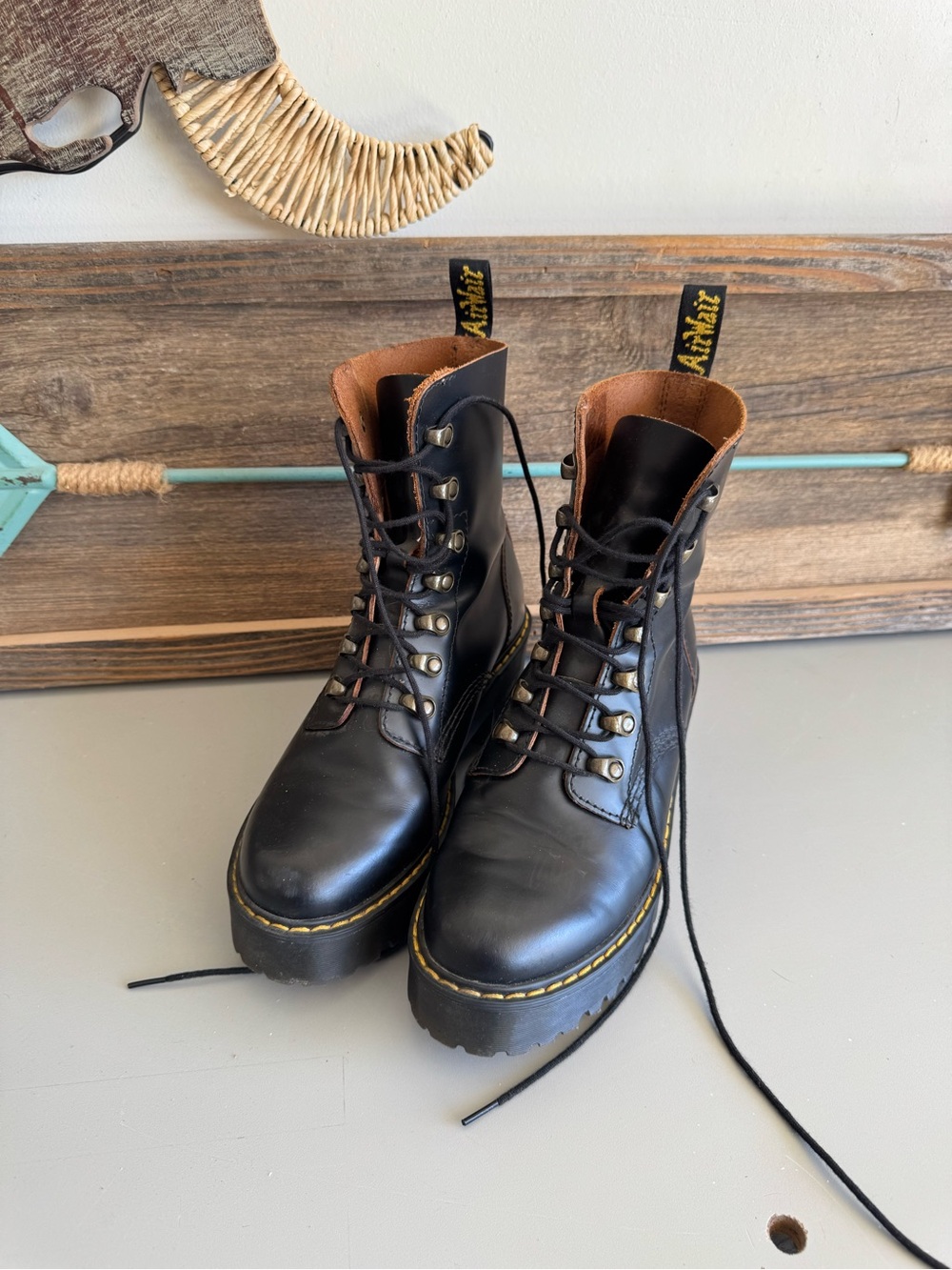 Dr. Martens Leona Lace-Up Boots - Womens - Picture 5 of 10